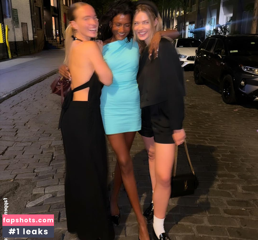 Simone Ashley Nahé úniky fotek pouze od fanoušků #6 - Fapshots