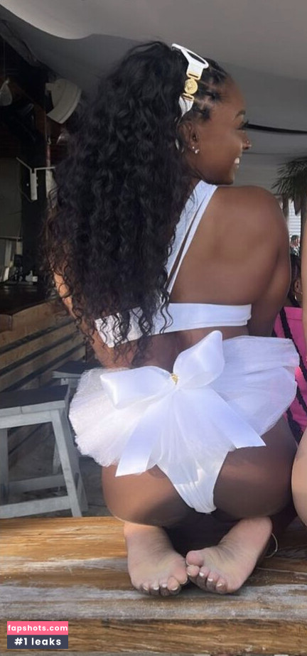 Simone Biles gallery photo #101