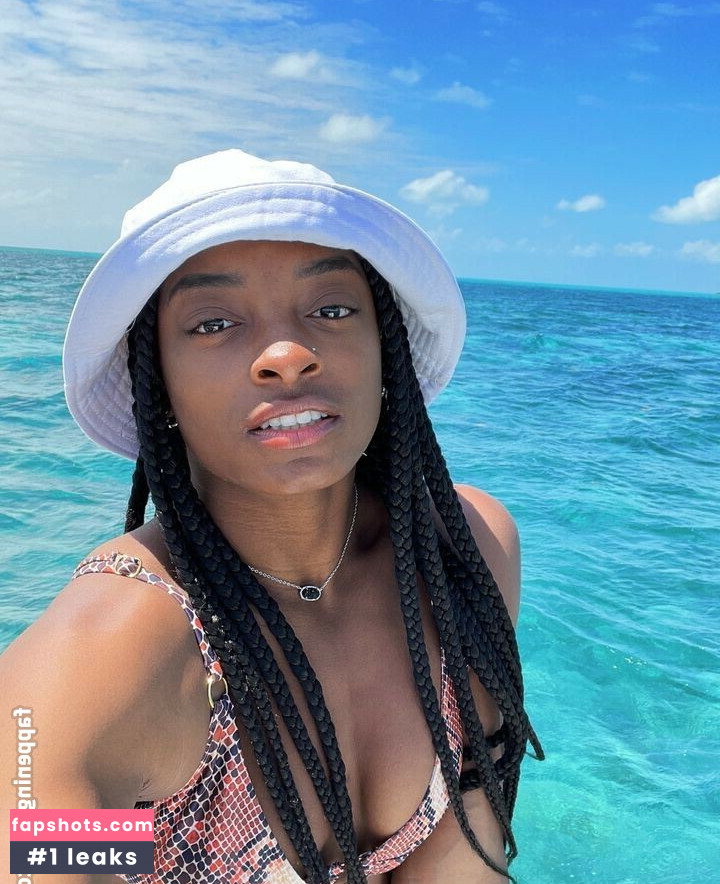 Simone Biles gallery photo #108