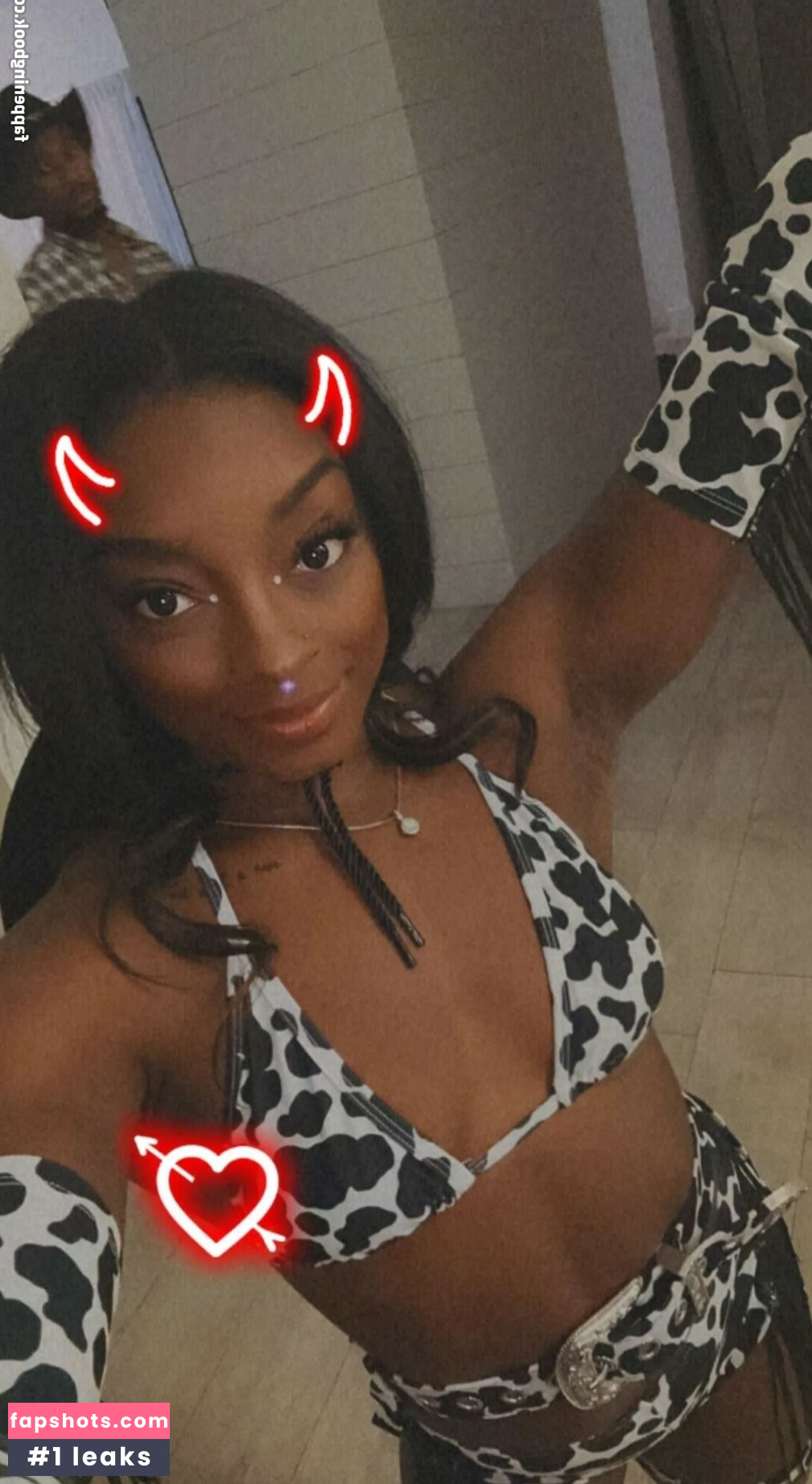 Simone Biles gallery photo #120