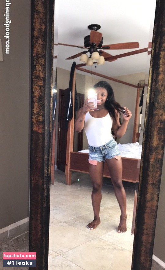 Simone Biles gallery photo #128