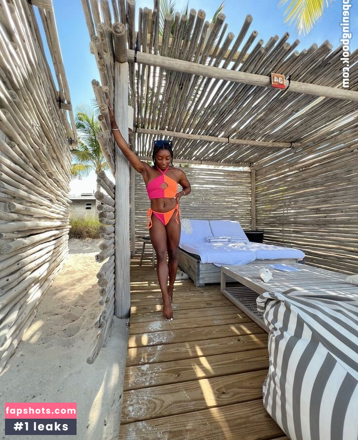 Simone Biles gallery photo #135
