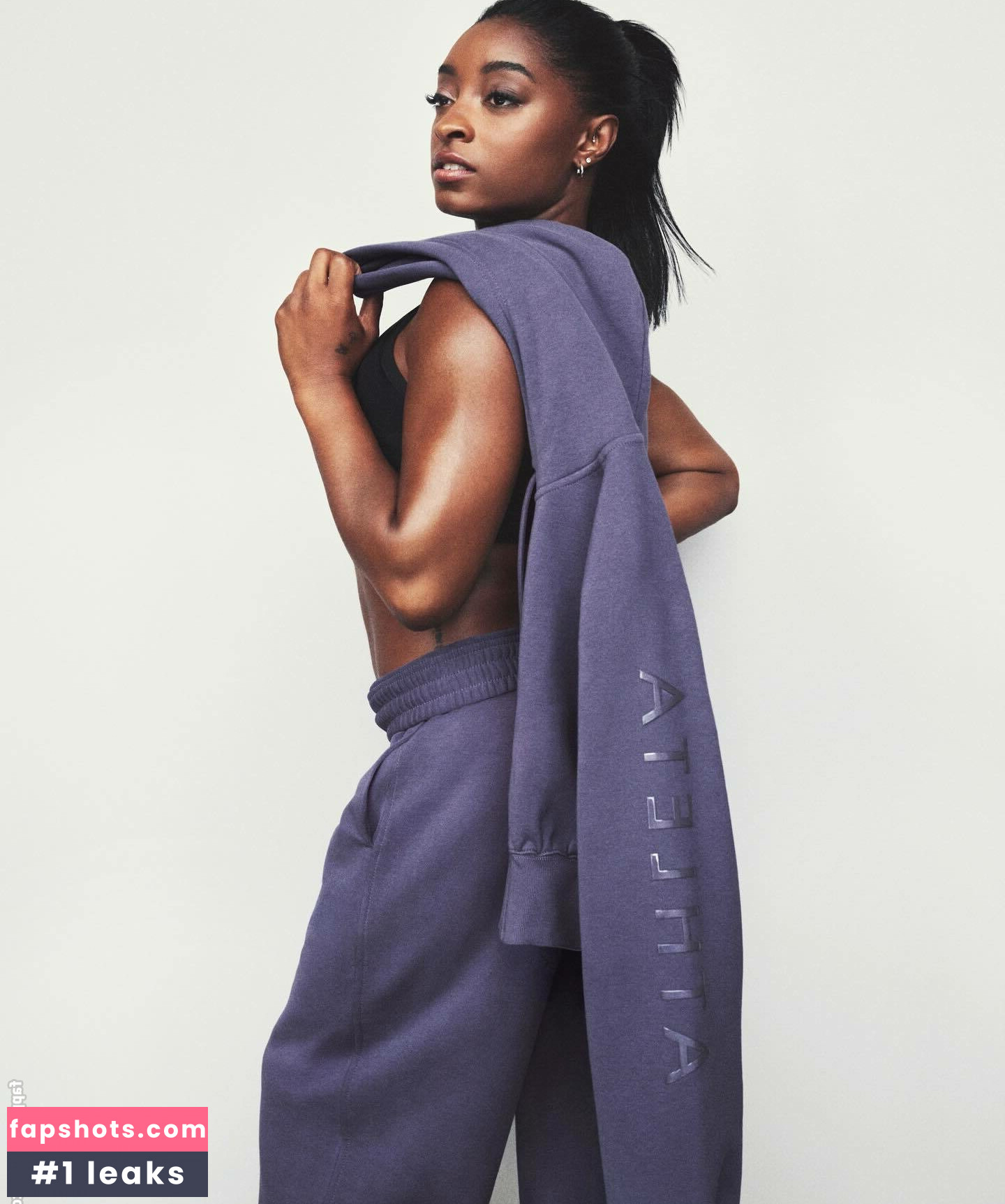 Simone Biles gallery photo #5