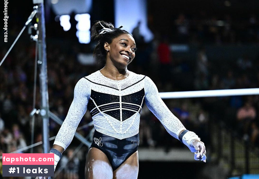 Simone Biles gallery photo #82