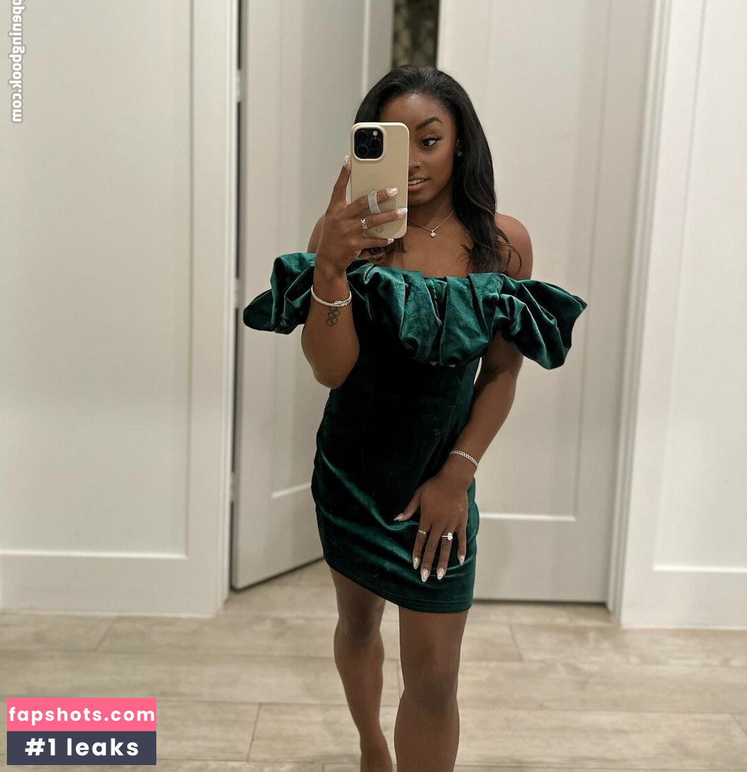 Simone Biles gallery photo #99