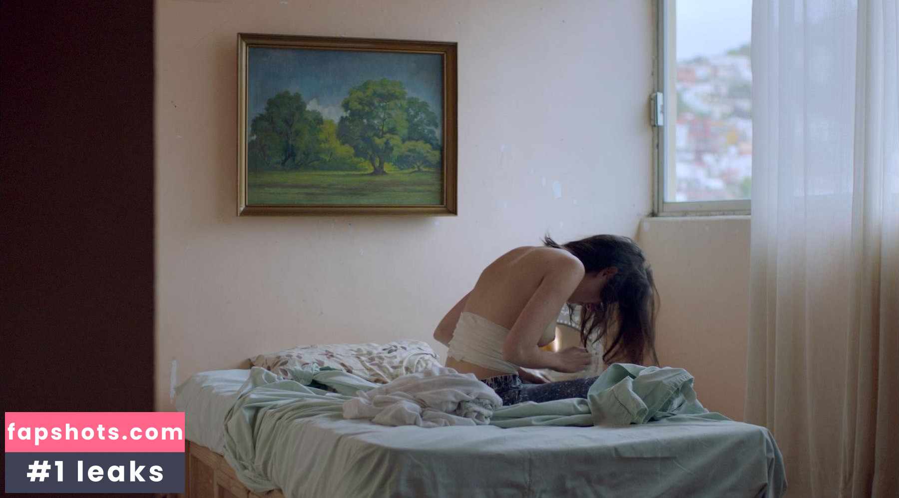 Simone Bucio gallery photo #12