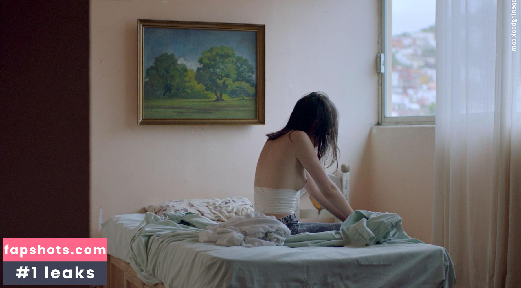 Simone Bucio gallery photo #9