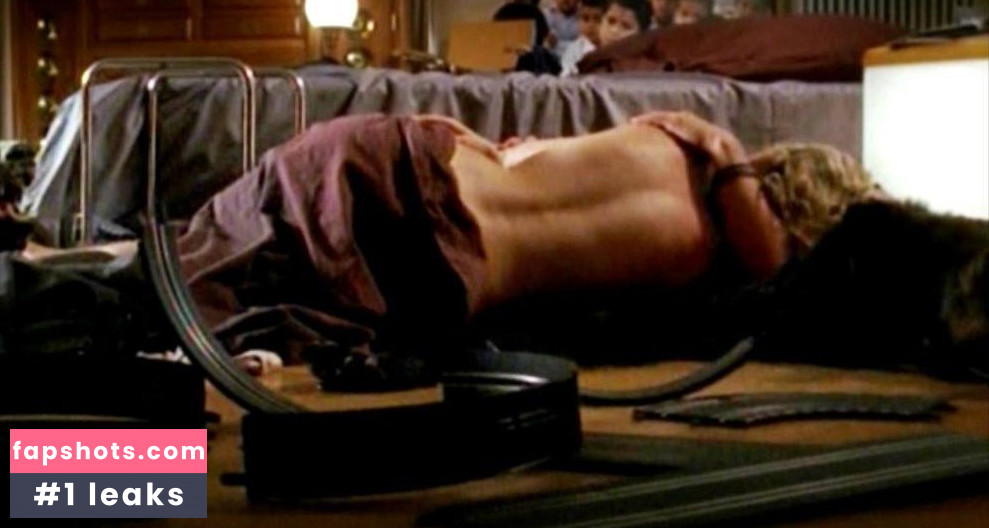 Simone Hanselmann gallery photo #33