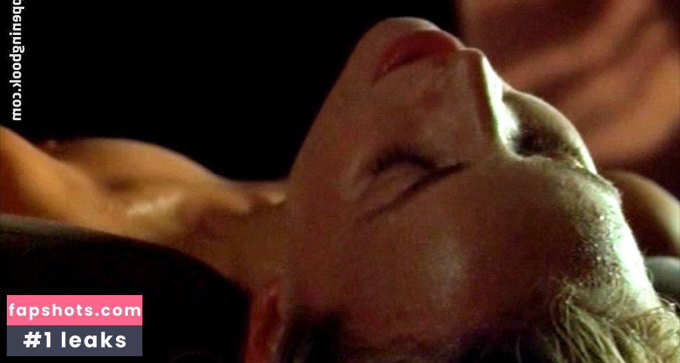 Simone Hanselmann gallery photo #34