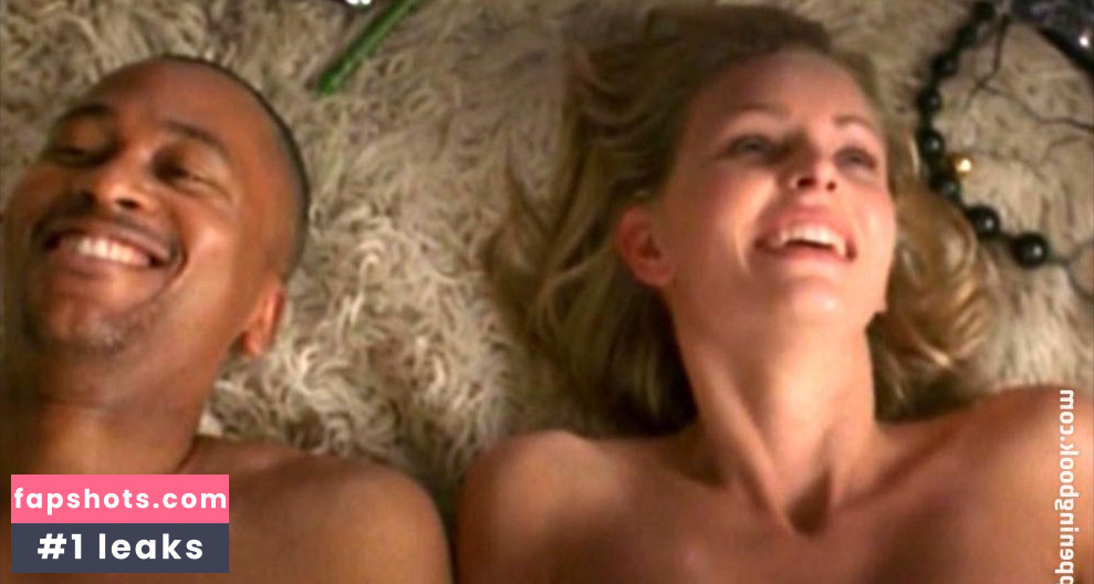 Simone Hanselmann gallery photo #35