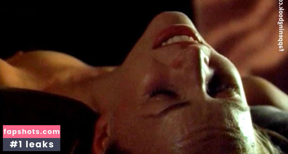 Simone Hanselmann gallery photo #36