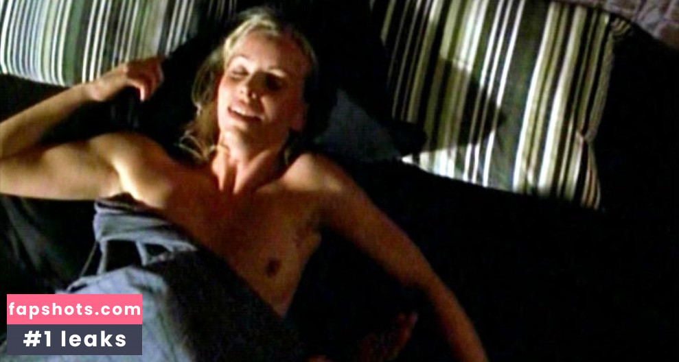 Simone Hanselmann gallery photo #54