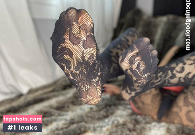 Simone Honey gallery photo #5