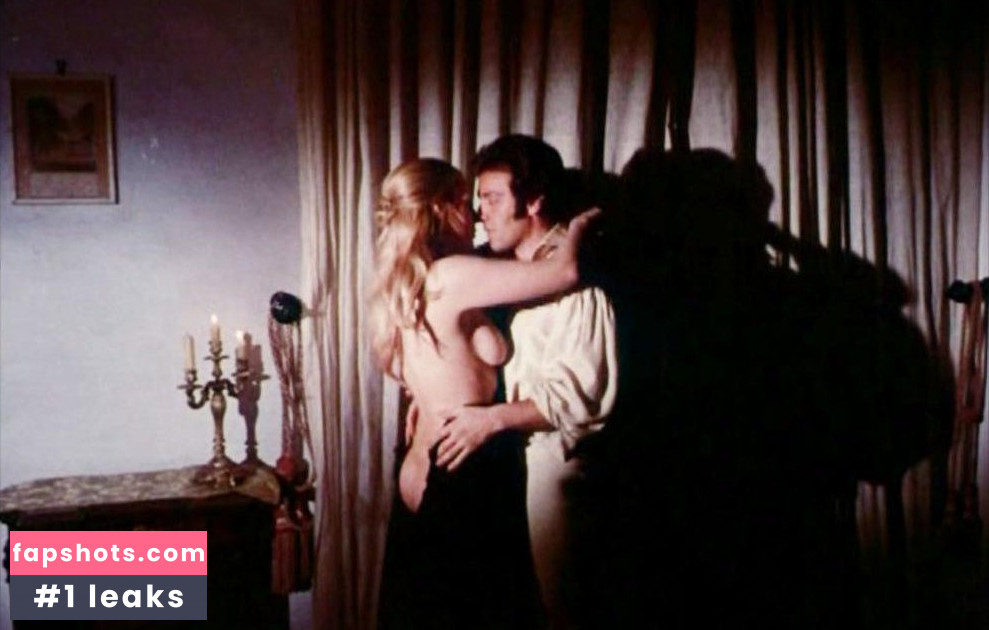 Simonetta Vitelli Filtración Desnuda OnlyFans Foto #2 - Fapshots