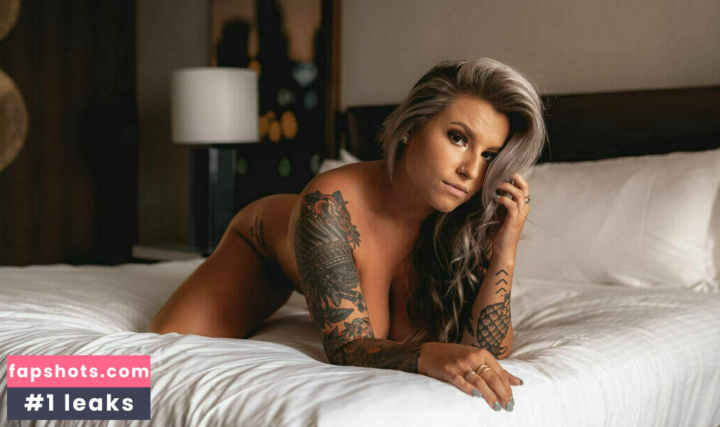 SimplyUncovered gallery photo #16