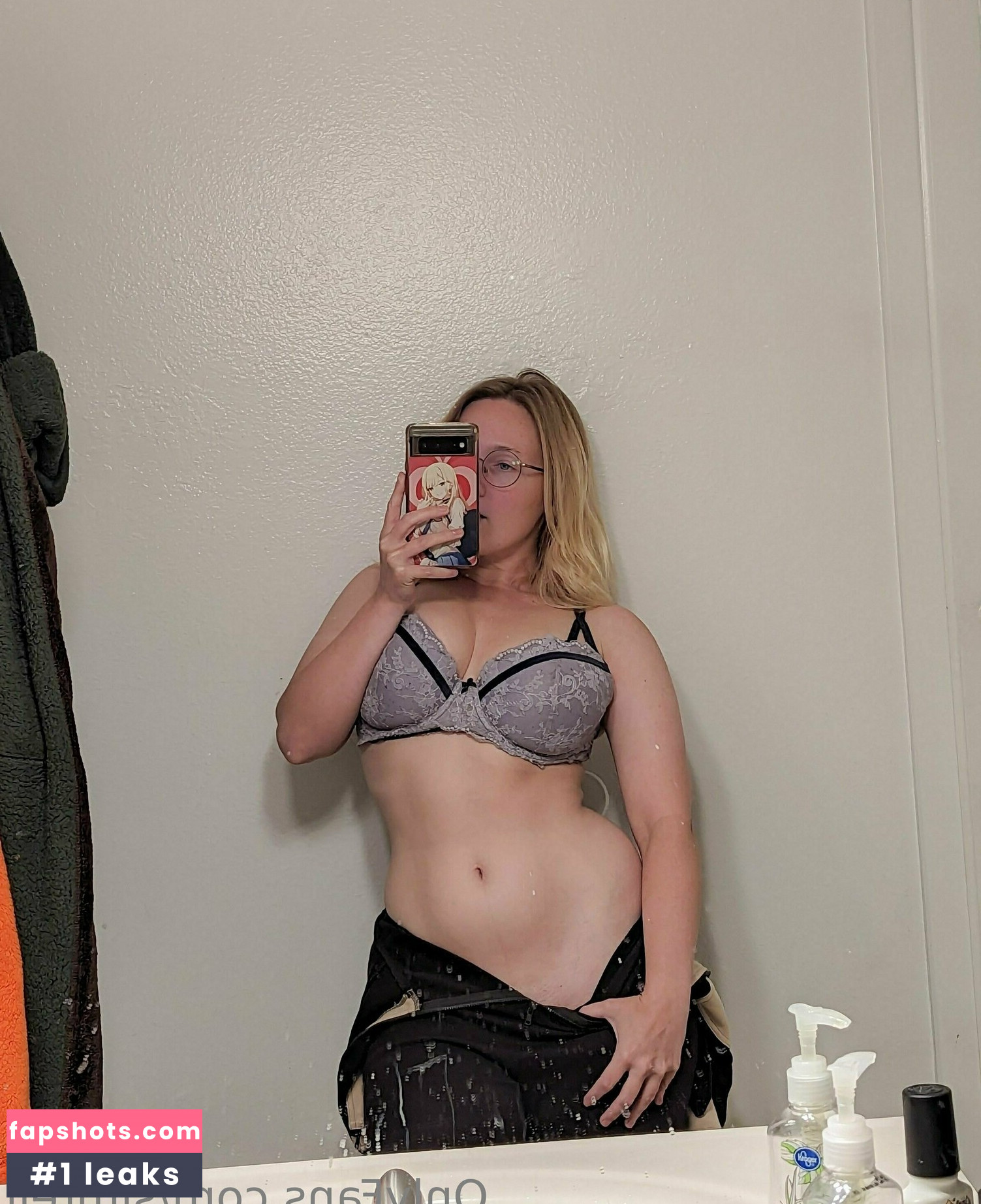 Simrell gallery photo #33