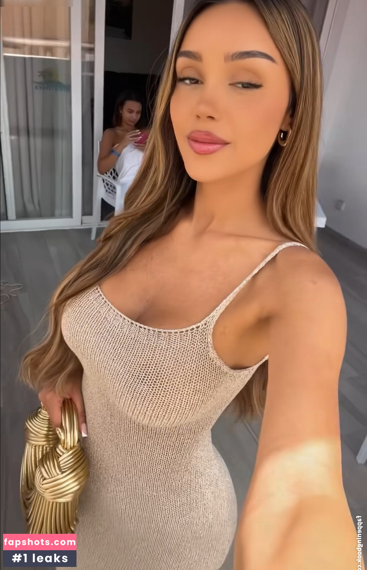 Sina Elisa gallery photo #4