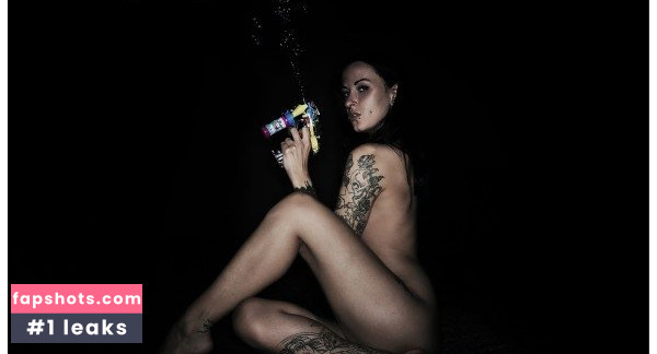 Sina Minou gallery photo #14