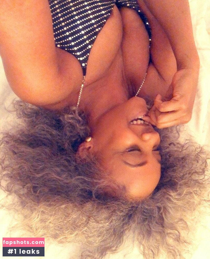 Sinnamon Love gallery photo #63