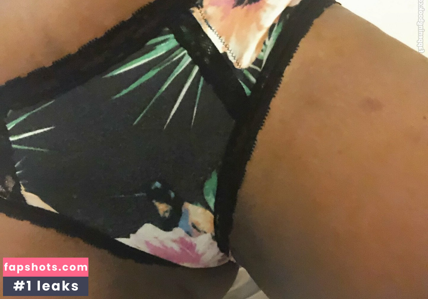 Sinnamon Love gallery photo #8