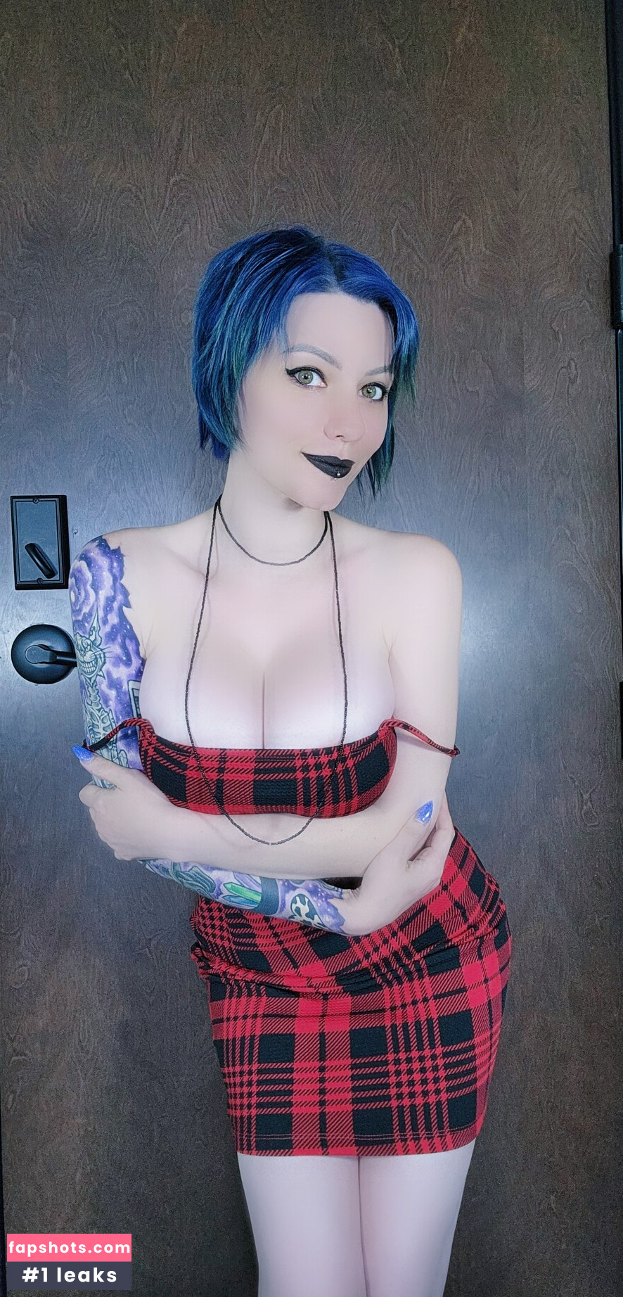 Sinnocent gallery photo #2