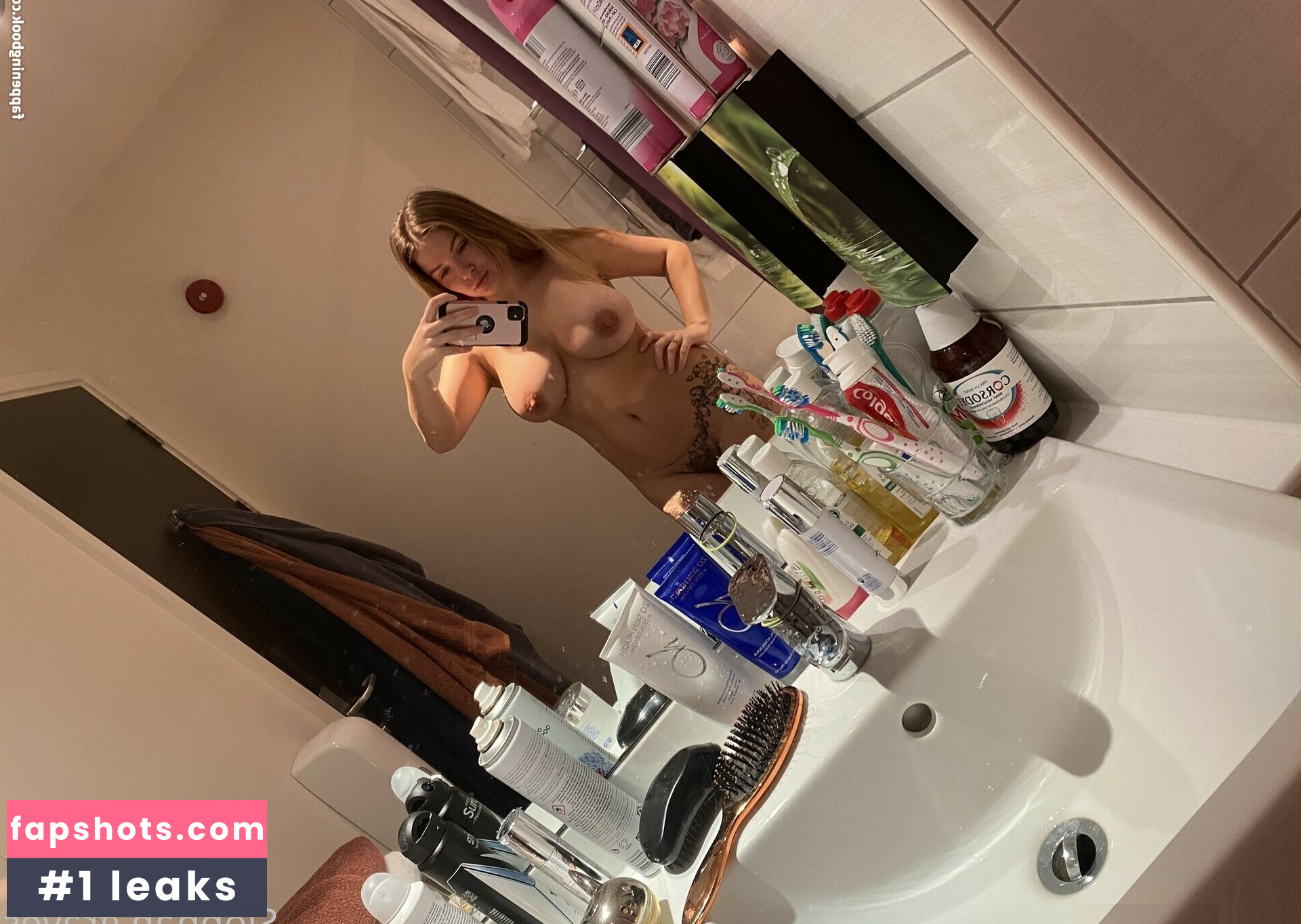 Siobhan Graves gallery photo #26