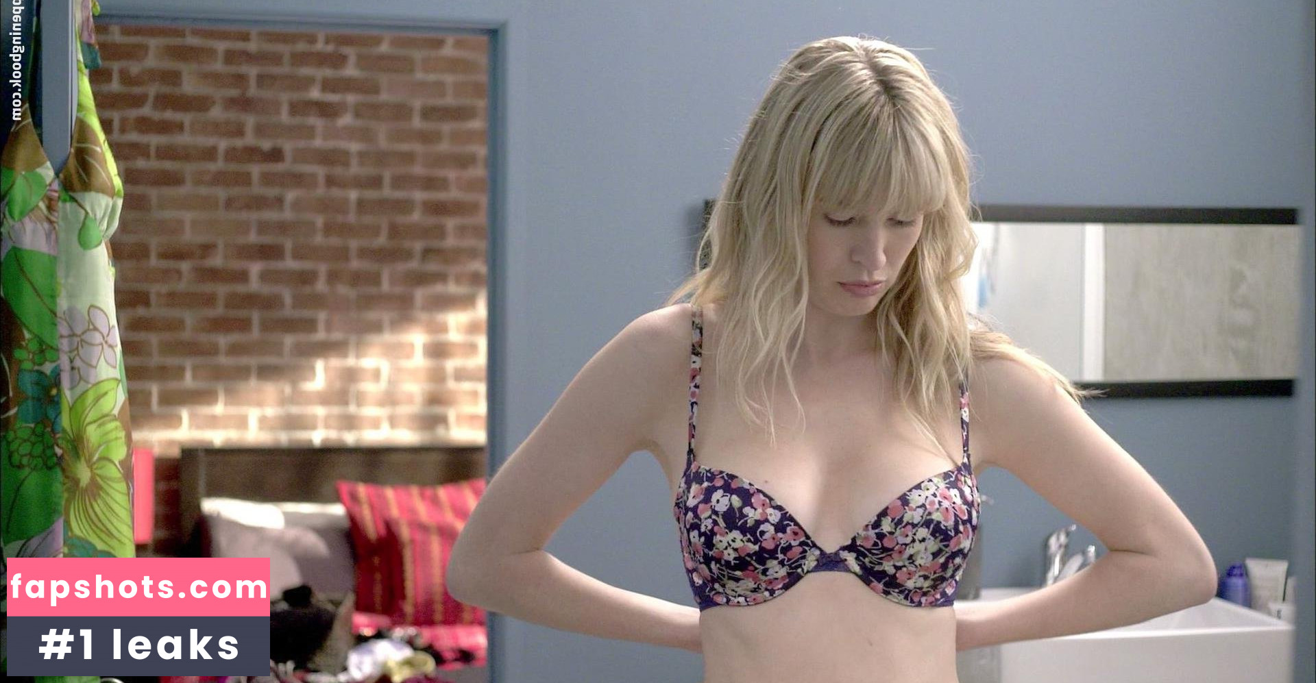 Siobhan Marshall nude babe gallery