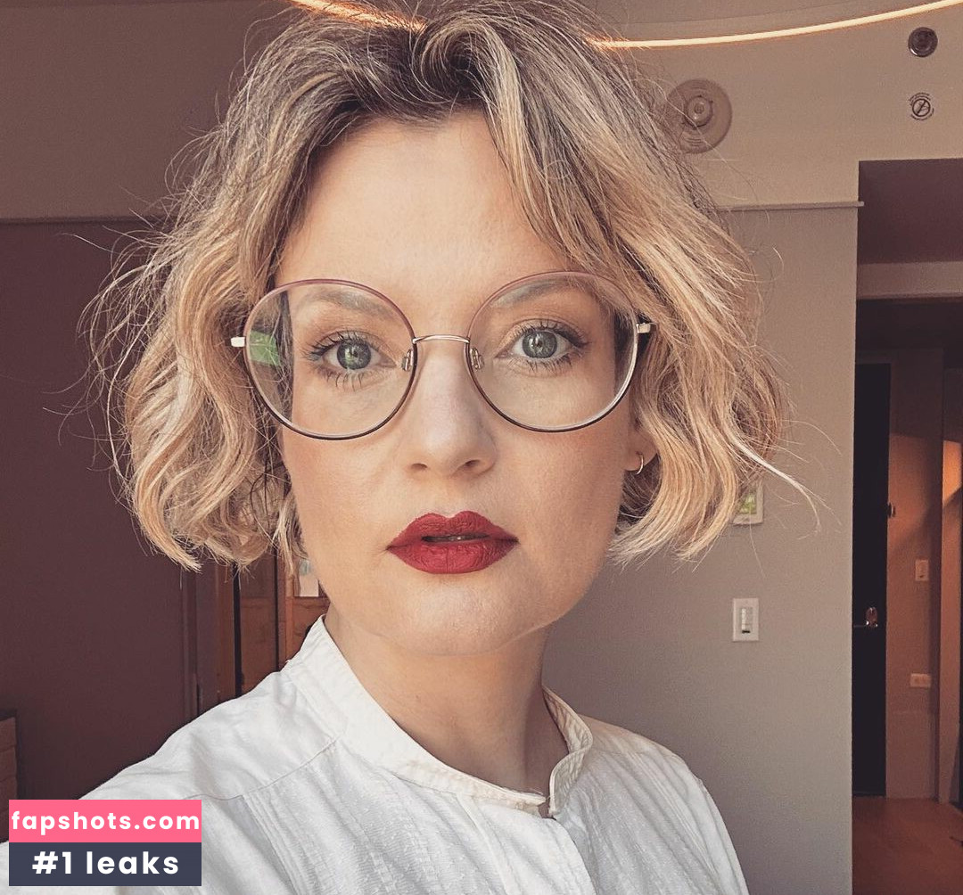 Siobhan Thompson gallery photo #10