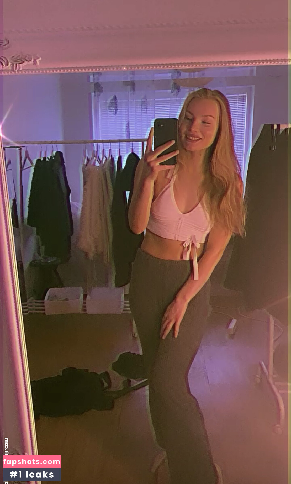 Siri54 gallery photo #12