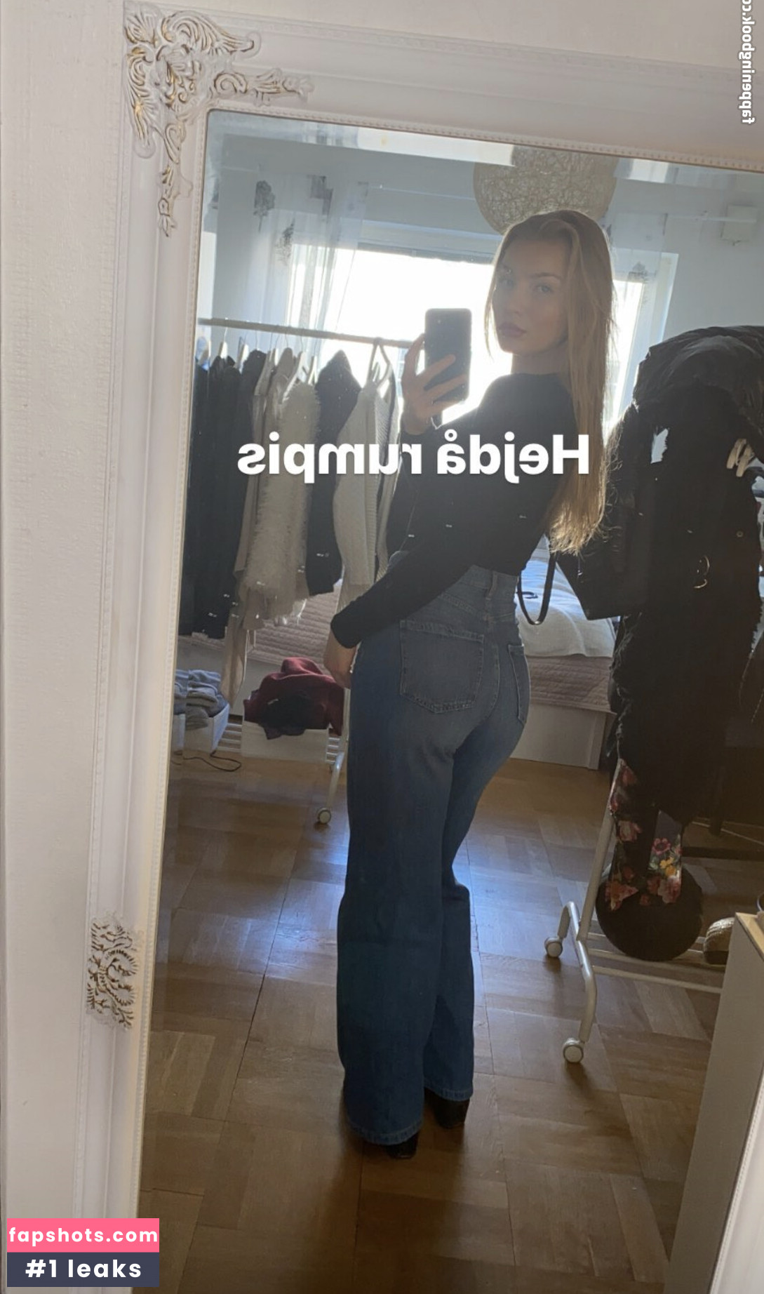 Siri54 gallery photo #18