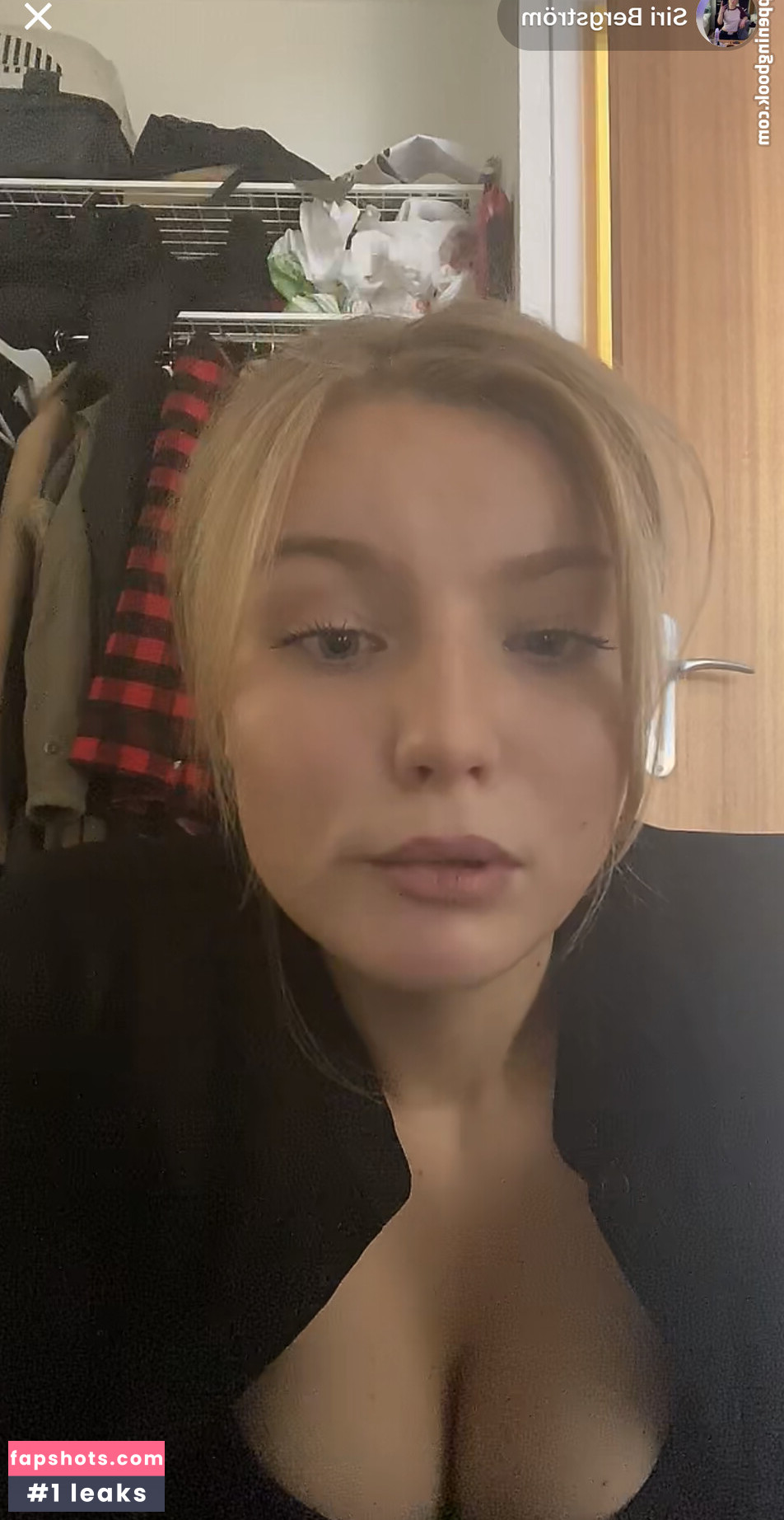 Siri54 gallery photo #19