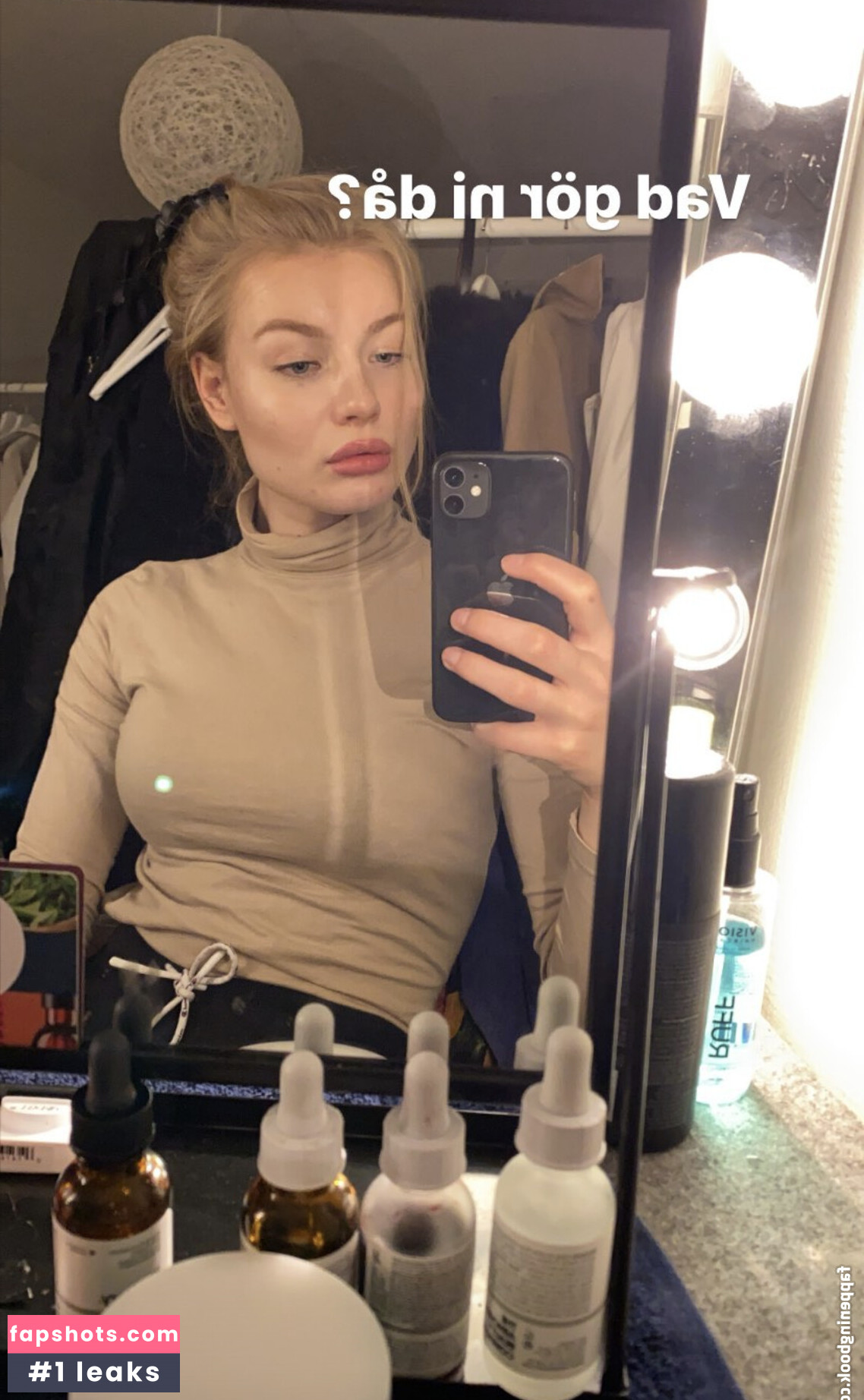 Siri54 gallery photo #23