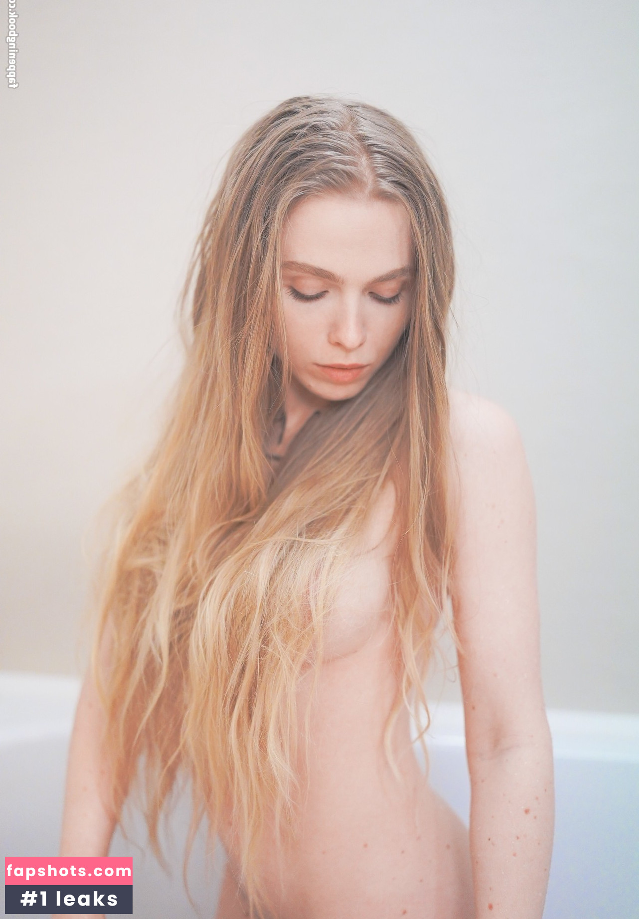 SiriSirililia gallery photo #14