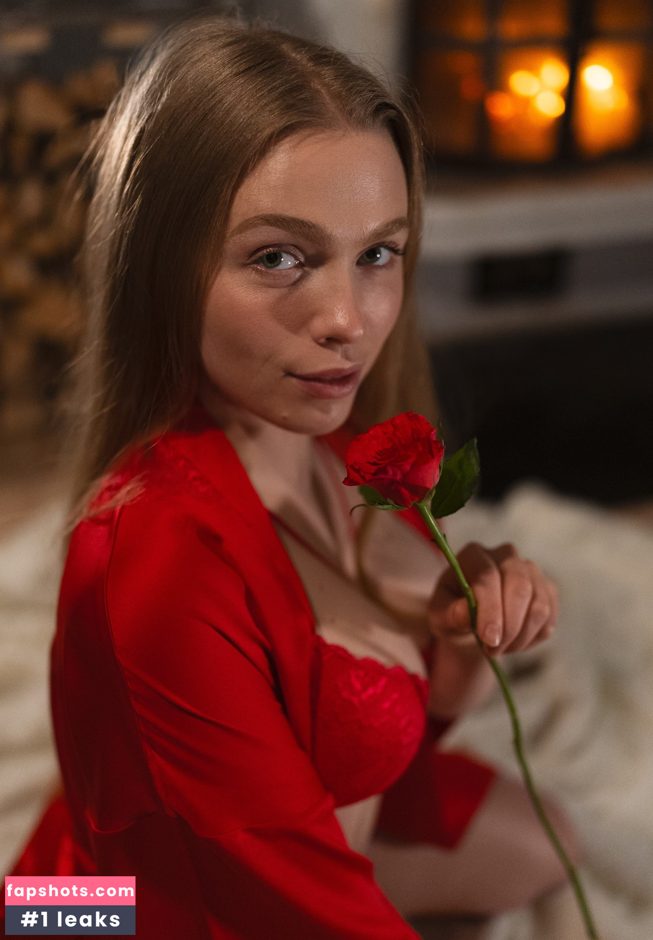 SiriSirililia nude babe gallery