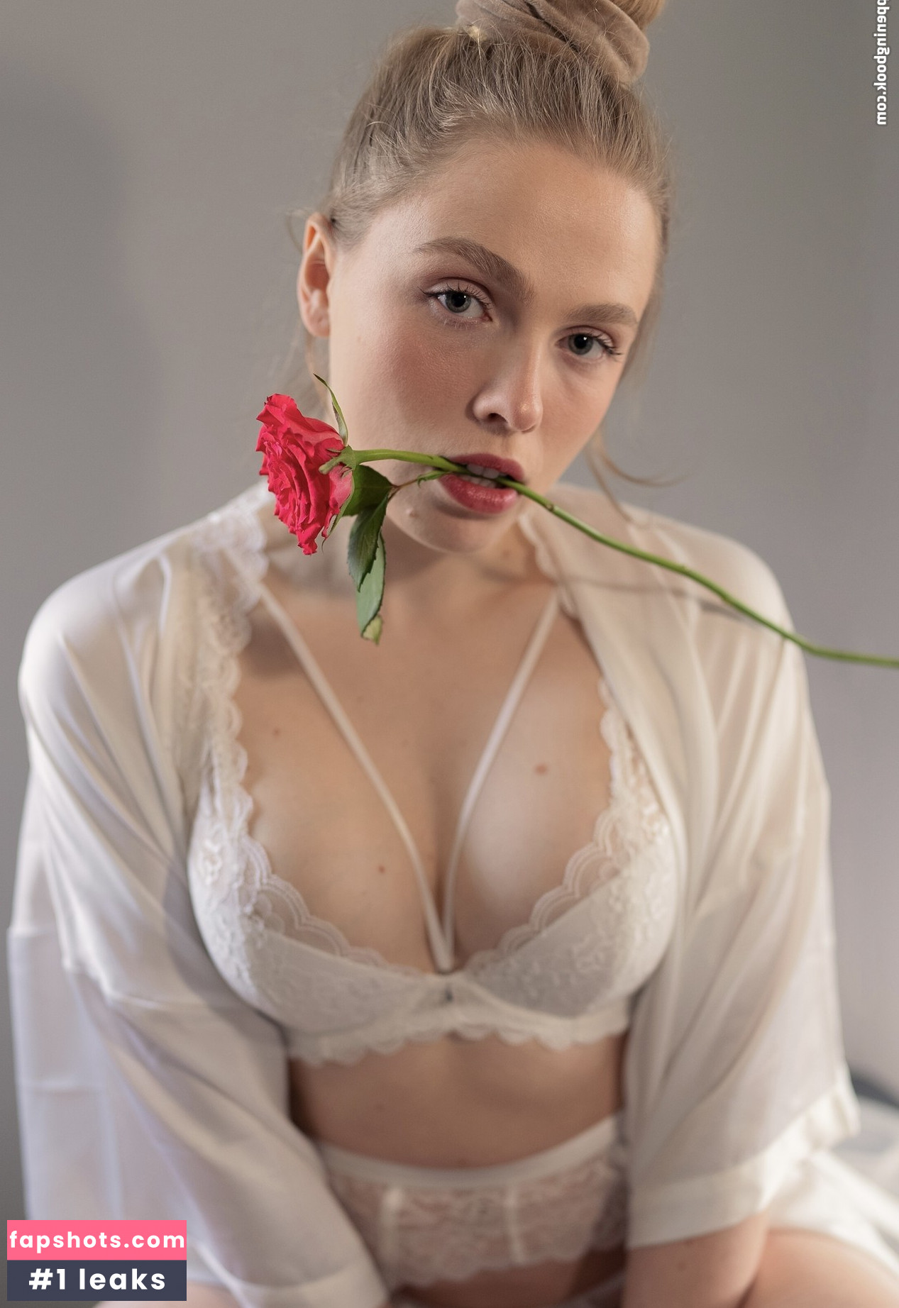 SiriSirililia gallery photo #28