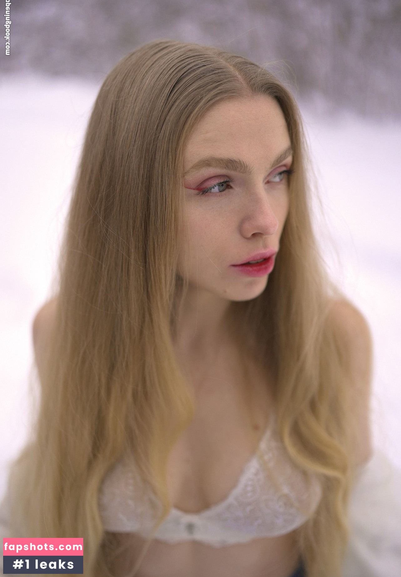 SiriSirililia gallery photo #5