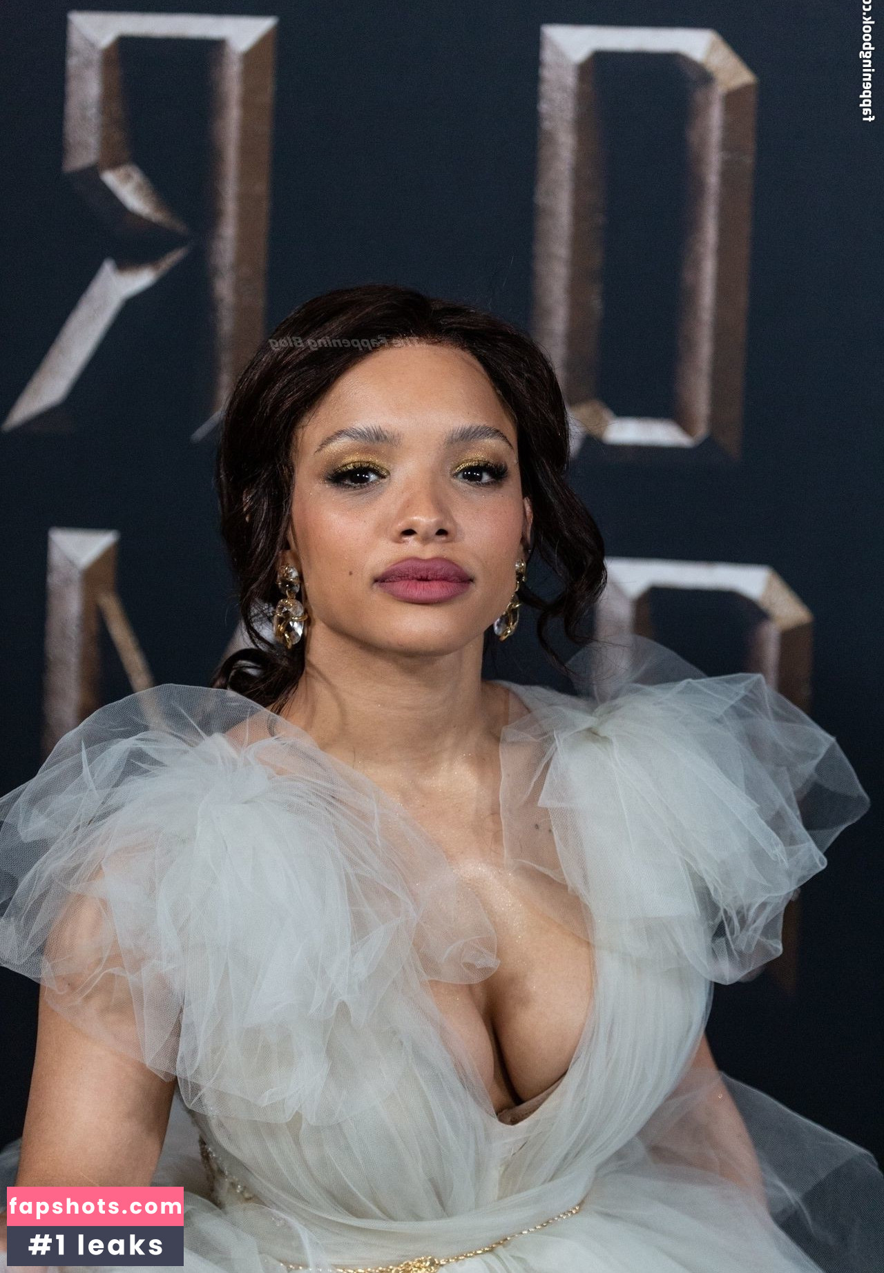 Sisi Stringer gallery photo #43