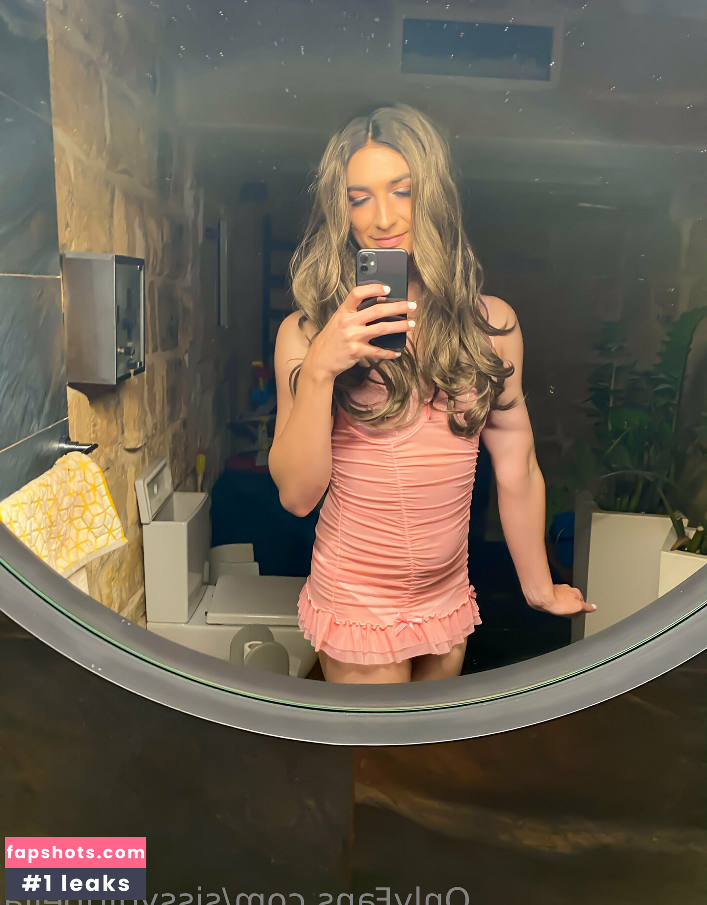 Sissy Bella gallery photo #2