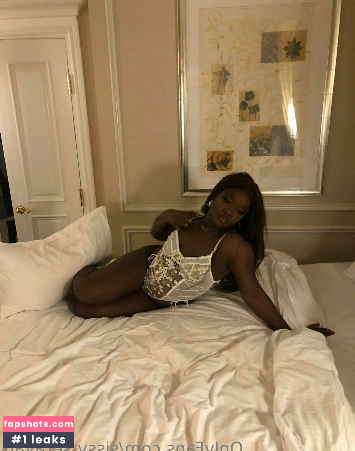 sissy-serayah gallery photo #7