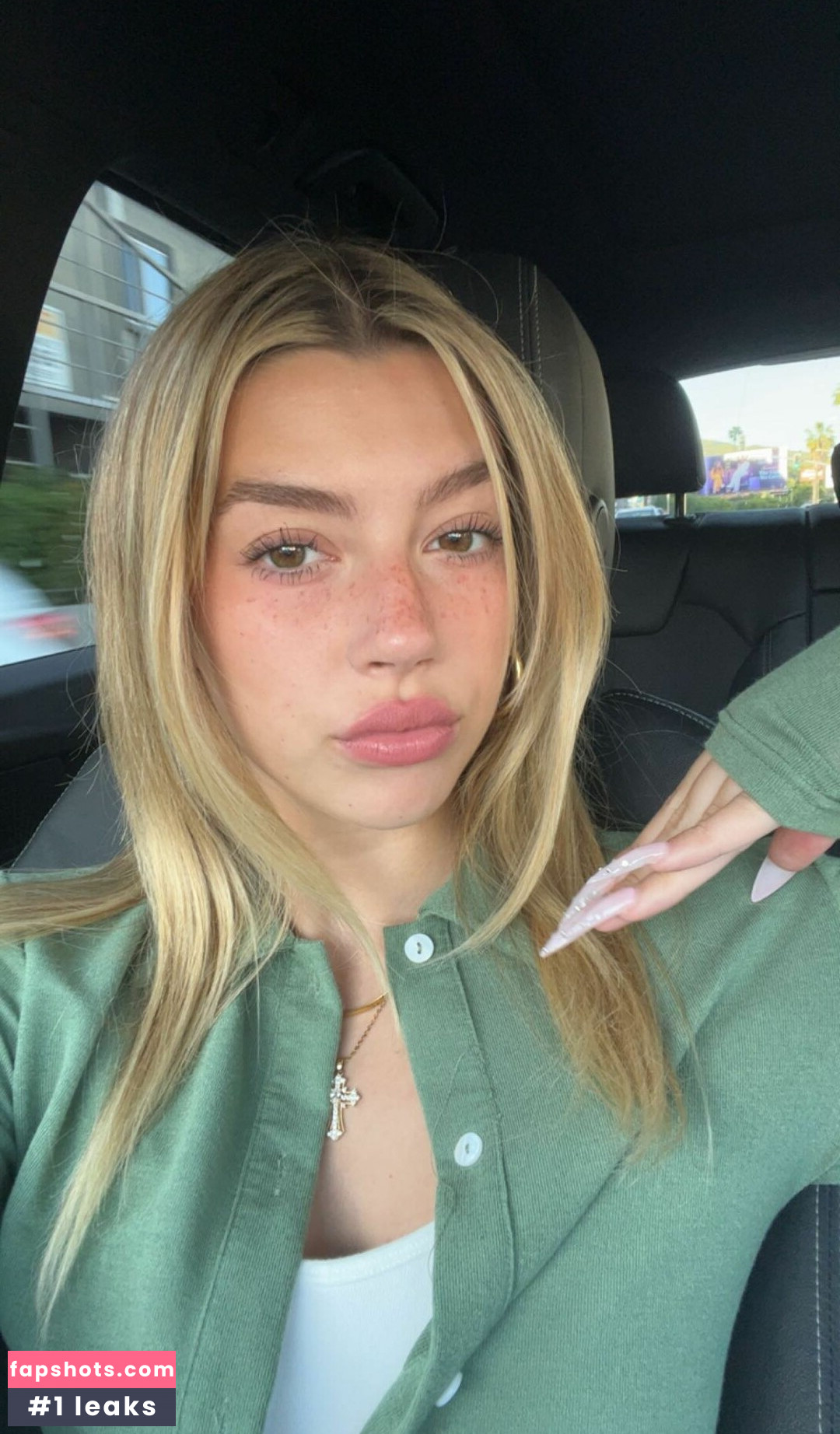 Sissy Sheridan gallery photo #22