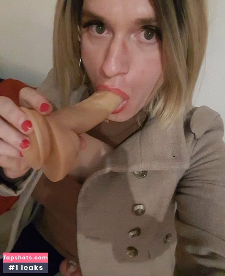 SissyKaya gallery photo #3