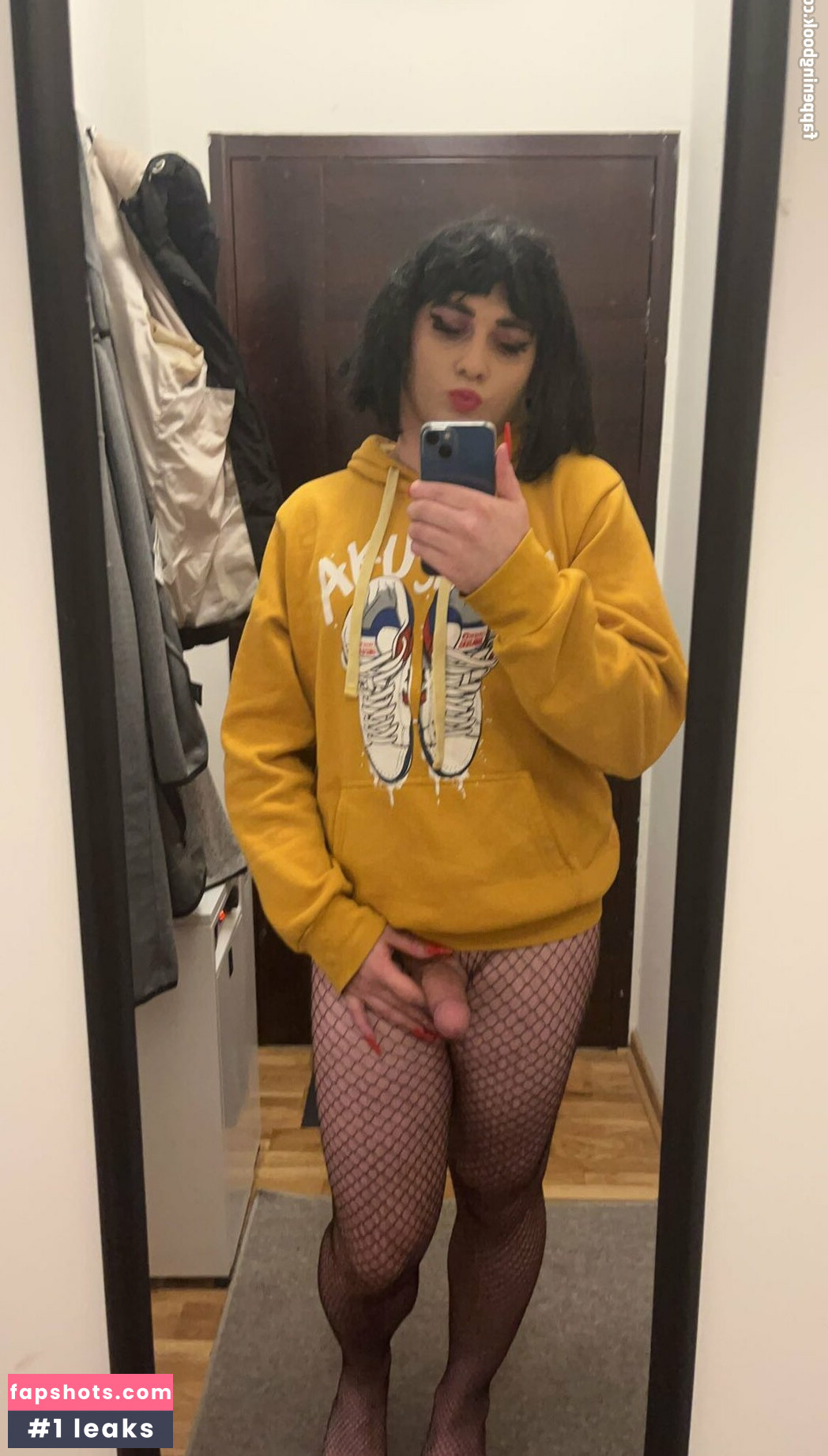 Sissyvaleriee69 gallery photo #6