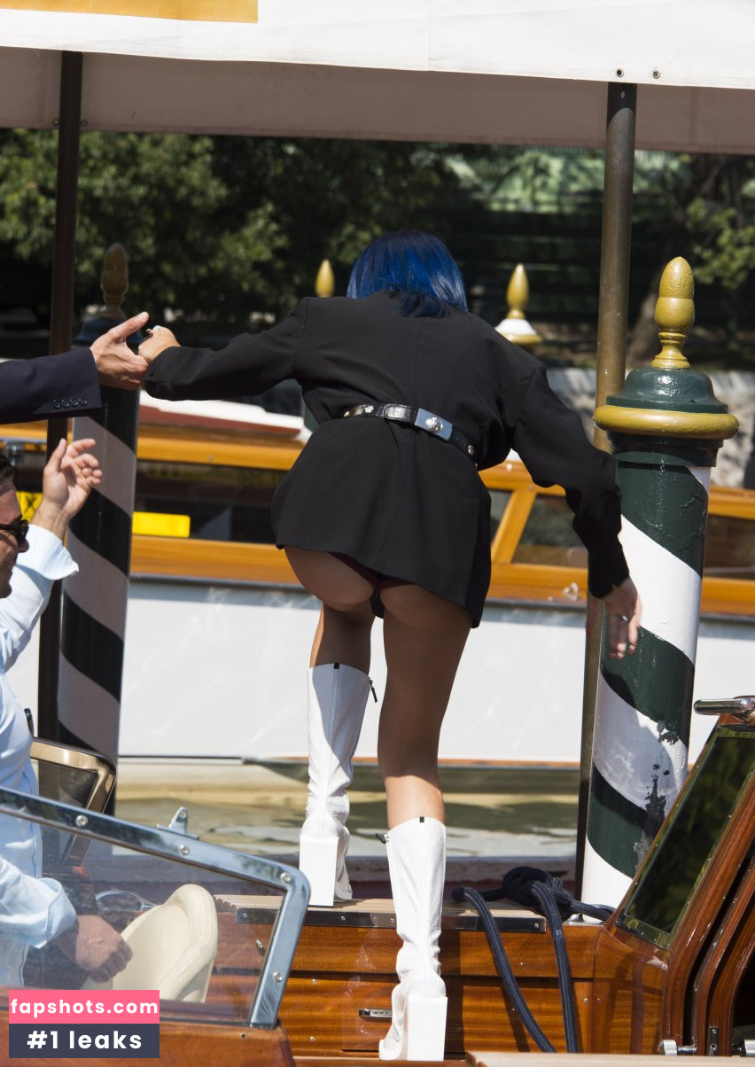 Sita Abellan gallery photo #45