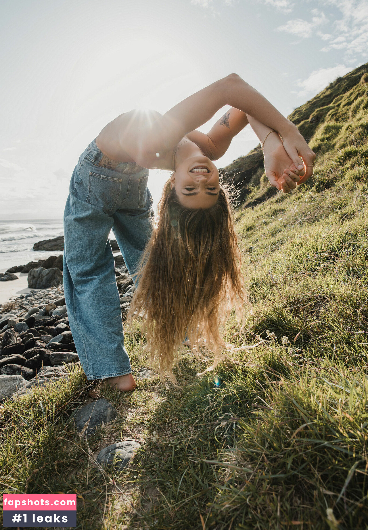 Sjana Elise Earp gallery photo #4