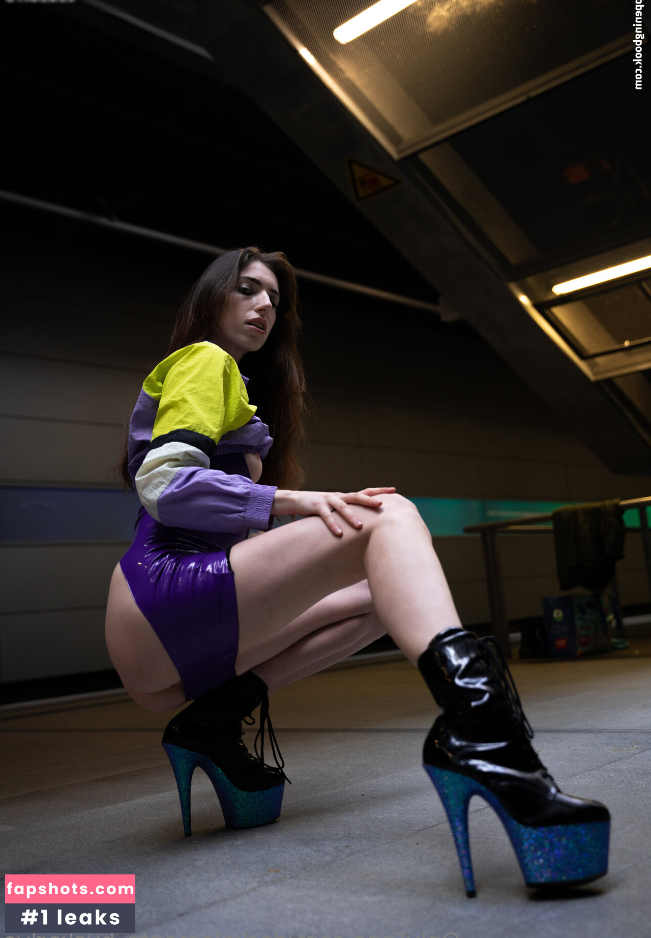 Skarlya gallery photo #19