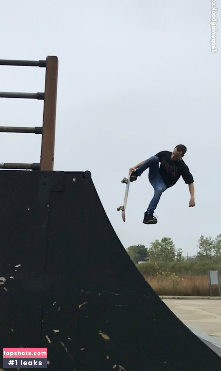skaterrboi Nude Leaks OnlyFans Photos #11 - LeakJerk