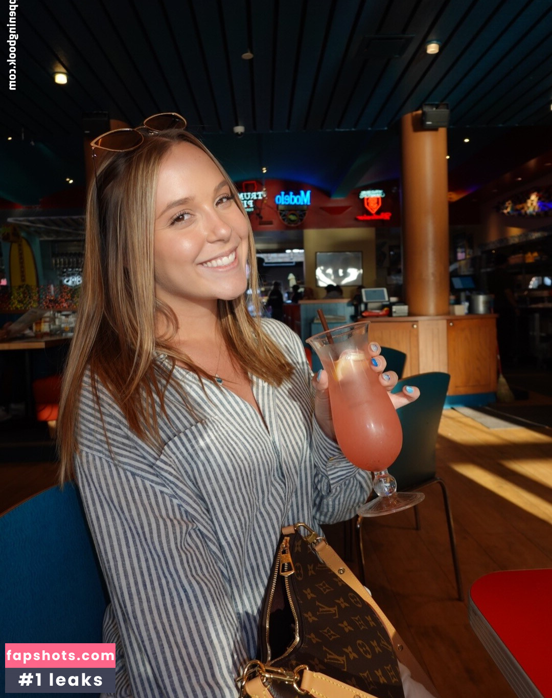 Sky Naomi Smith gallery photo #8