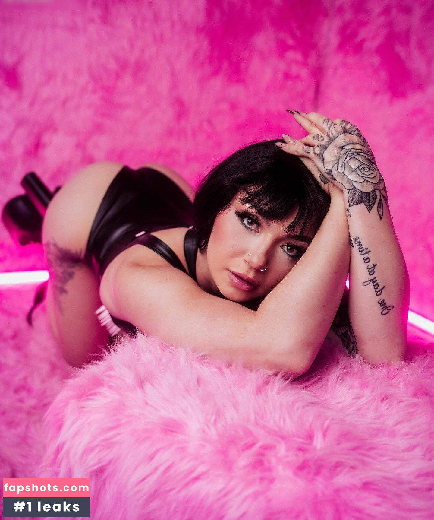 Skye Blue gallery photo #48