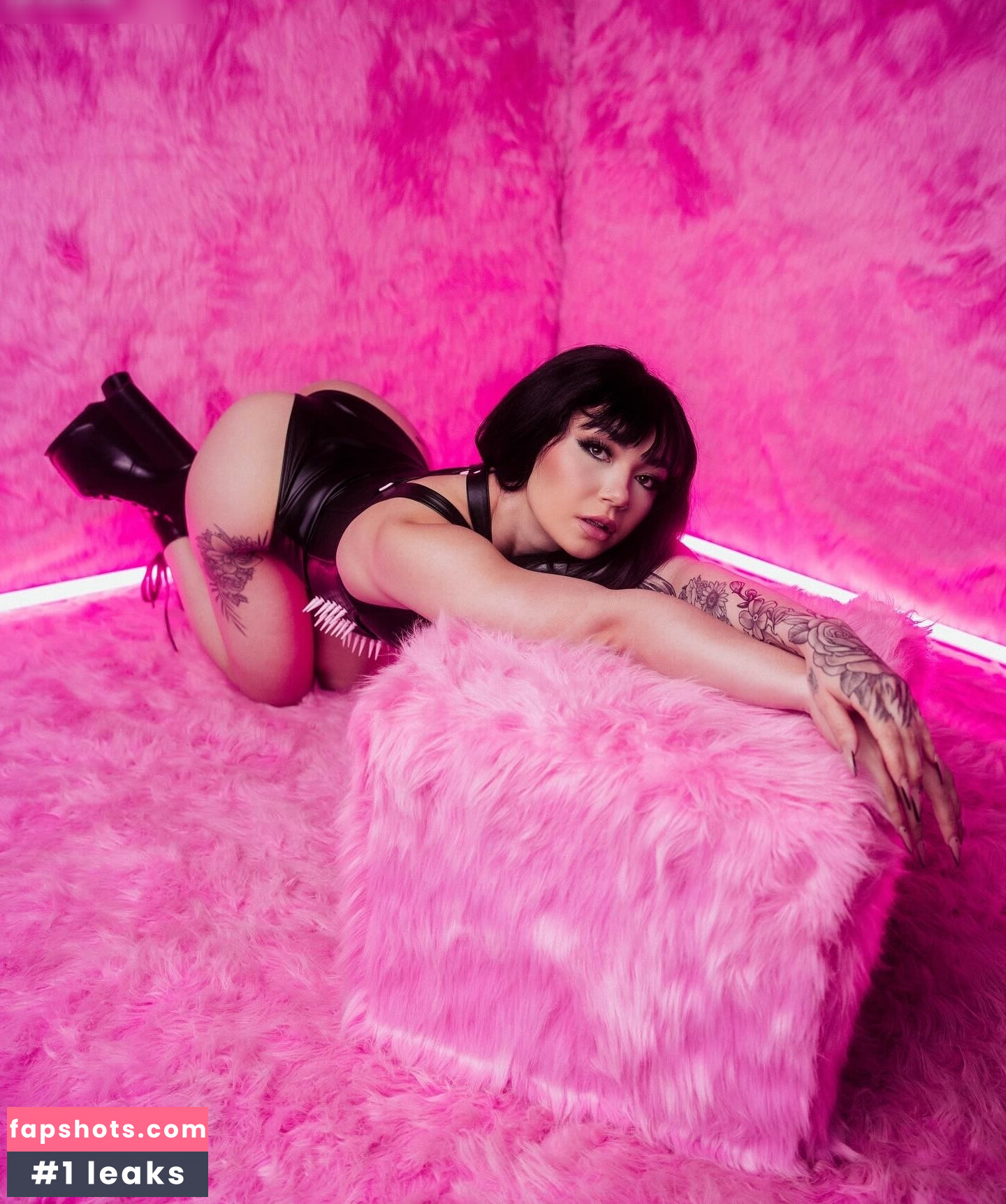 Skye Blue gallery photo #53