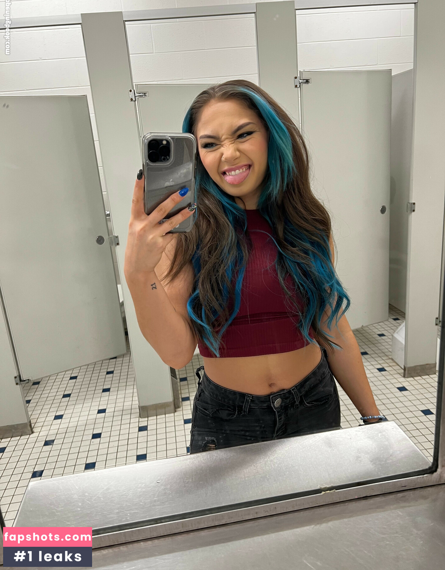 Skye Dolecki gallery photo #77